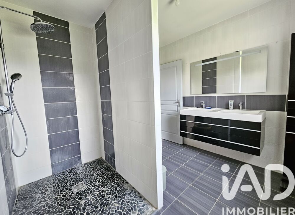 vente Maison - 10 pièce(s) - 186 m² Cierzac (17520)