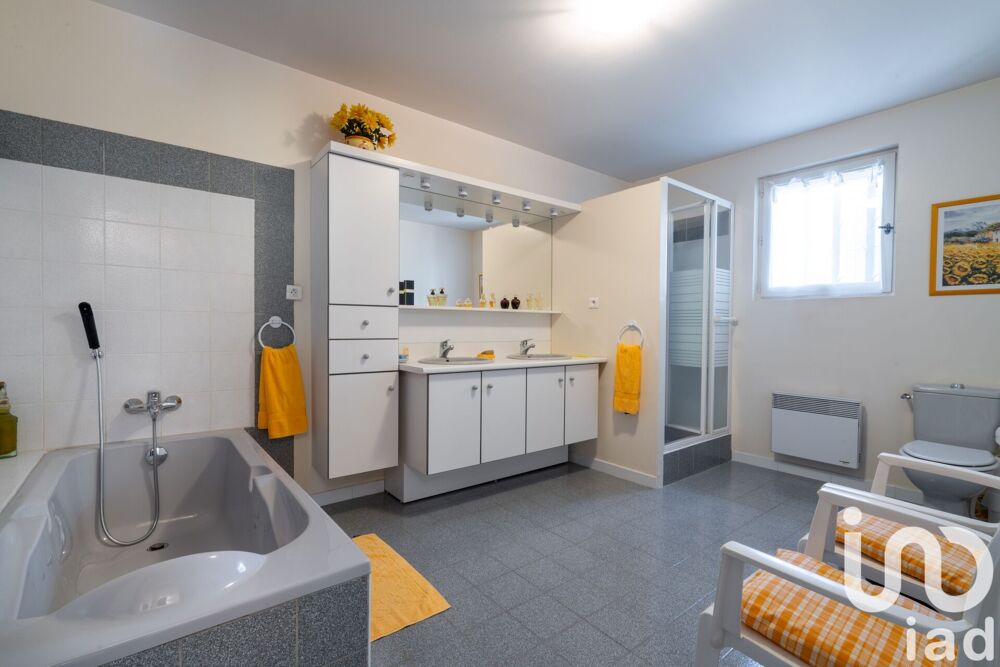 à vendre  Maison Saint-Saturnin-lès-Avignon (84450)