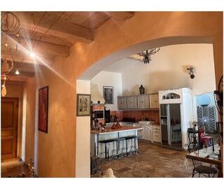 Vente Maison Mas de 194 m² avec piscine et dépendance sur 2,7 hectares Saint-gilles