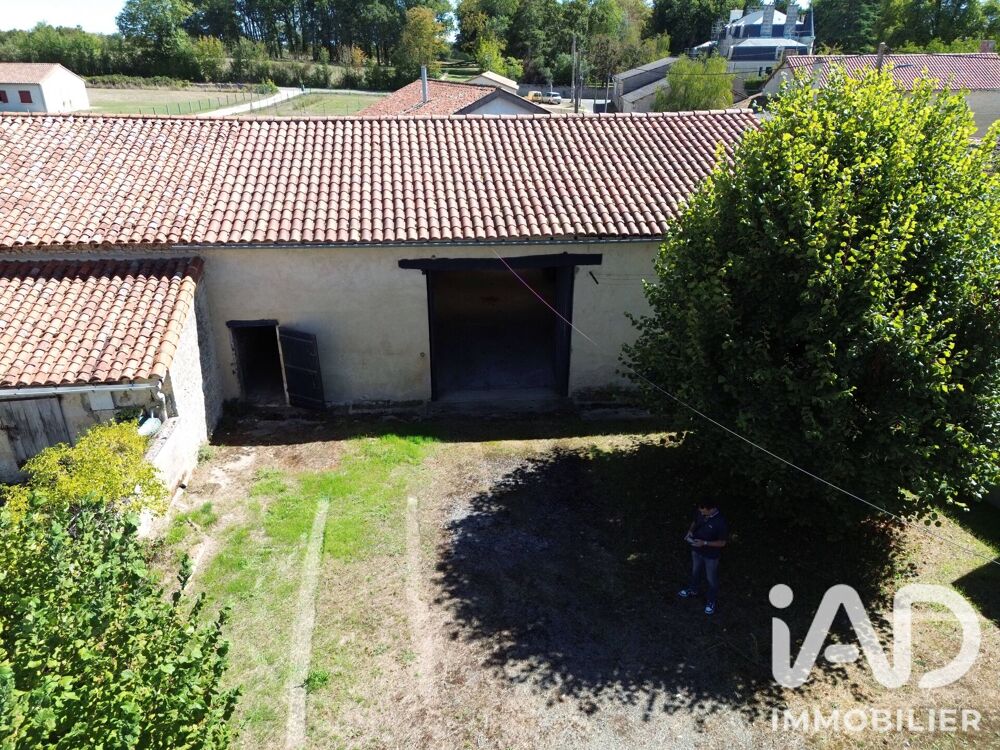 Vente Parking/Garage Vente Garage 180 m&sup2; Usson-du-poitou