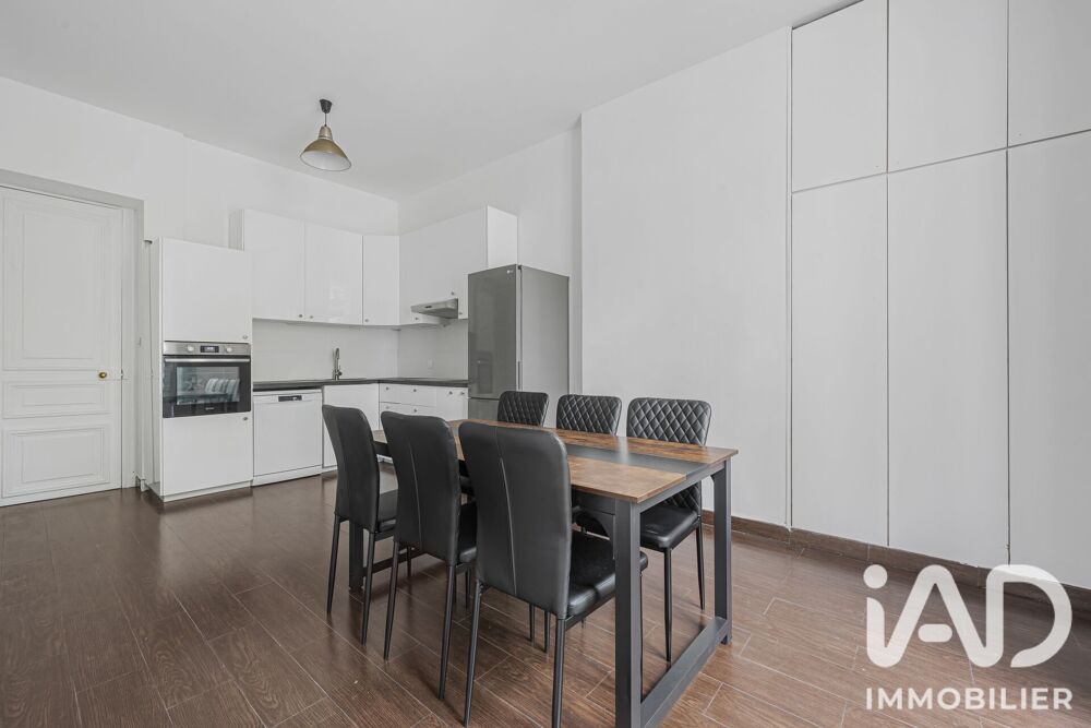 location Appartement - 6 pièce(s) - 175 m² Paris 8