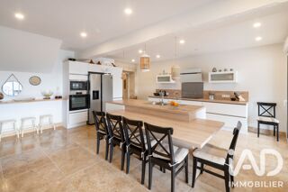  Maison à vendre 15 + pièces 725 m²