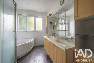  Maison à vendre 10 pièces 241 m²