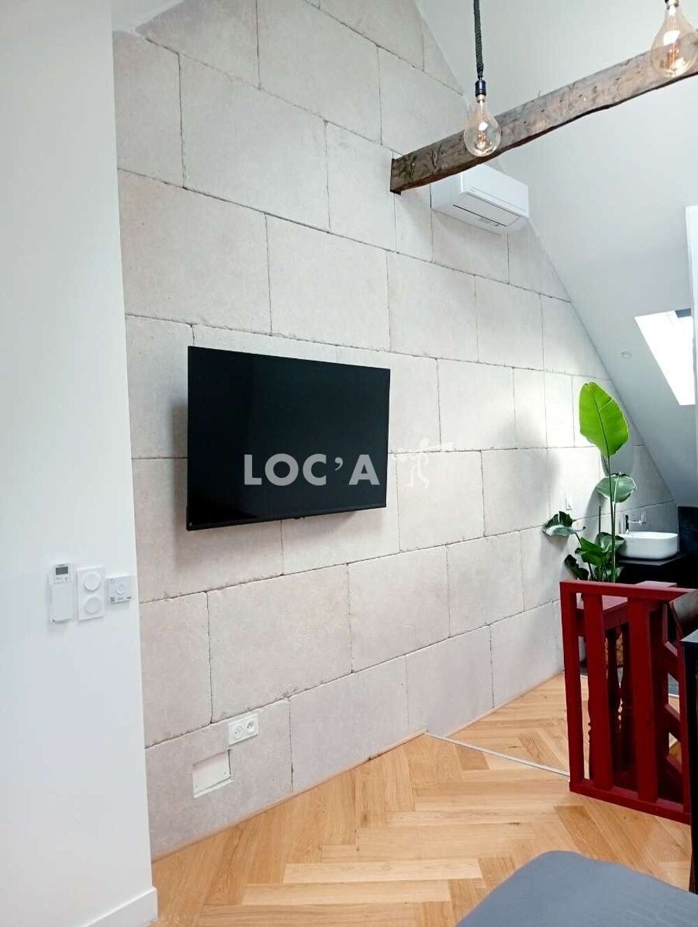 650€ cc / Mois - Spacieux STUDIO d'environ 26 m² situé a....