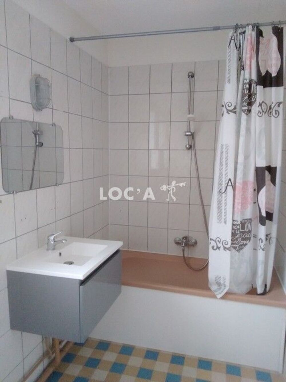 615€ cc/mois - Spacieux appartement F2 Meublé de 46m² si....