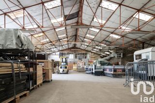  Parking / Garage à vendre 3700 m²