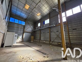  Parking / Garage à vendre 211 m²
