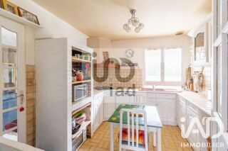  Maison à louer 6 pièces 164 m²