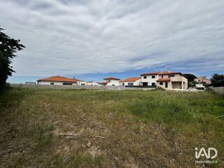  Terrain à vendre 698 m²