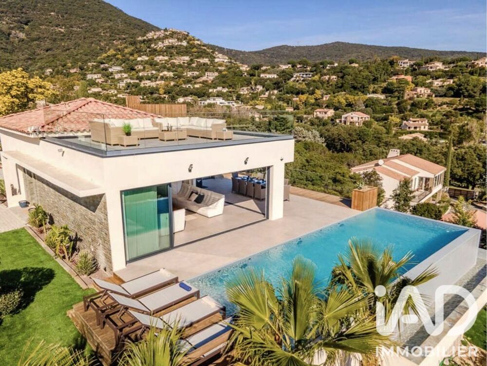 Vente Maison Vente Maison d'architecte 7 pièces Cavalaire-sur-mer