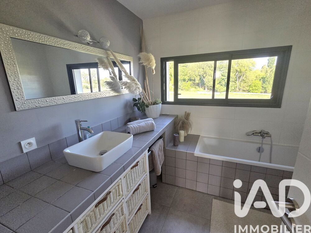 � vendre  Maison Beausemblant (26240)
