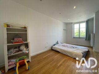  Appartement à louer 5 pièces 137 m²