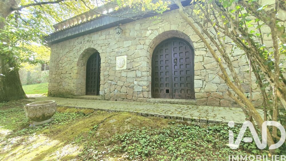 à vendre  Maison Orcines (63870)