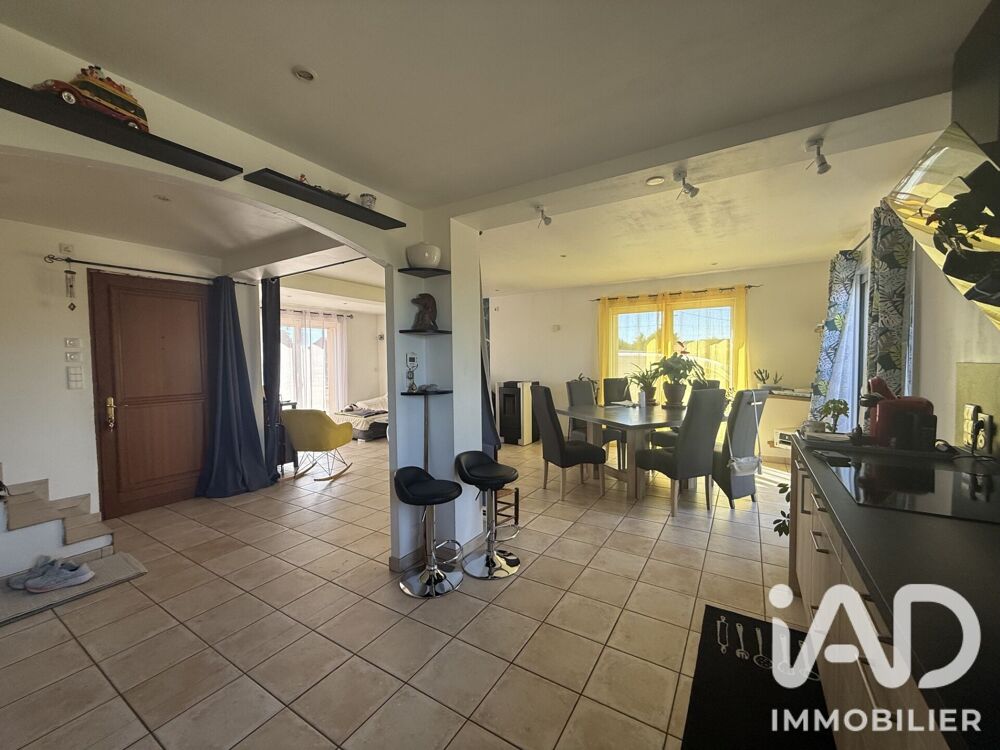Vente Maison Vente Maison traditionnelle 6 pièces Saint-rémy-en-rollat