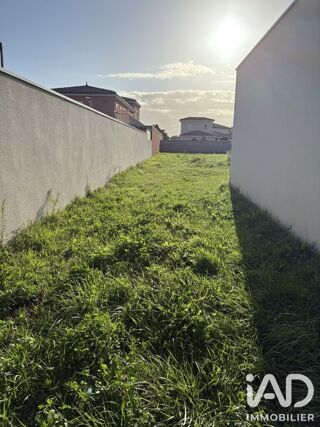  Terrain à vendre 976 m²