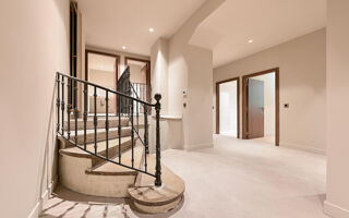  Appartement à louer 4 pièces 155 m²