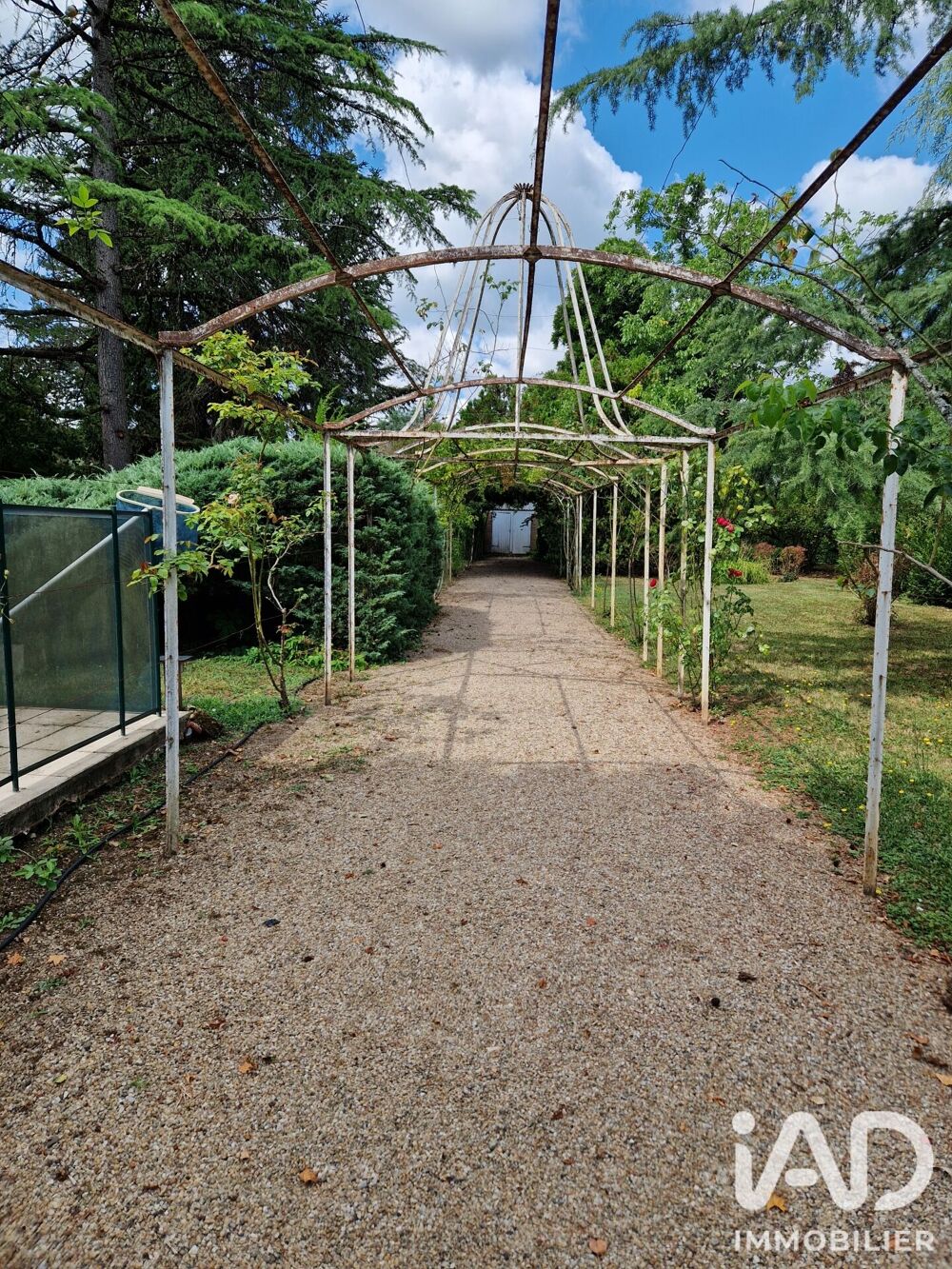 à vendre  Maison Terrasson-Lavilledieu (24120)
