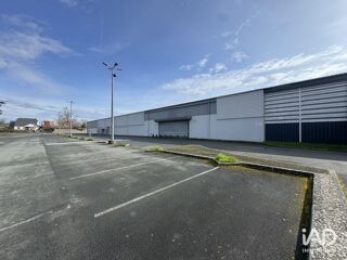   Location Boutique/Local commercial 1 070 m&sup2; Mirebeau