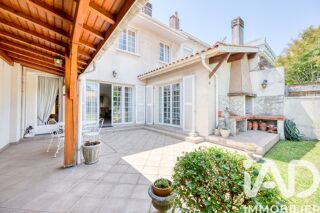  Maison � vendre 10 pi�ces 240 m�
