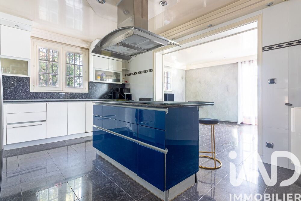 vente Autres - 10 pièce(s) - 400 m² Bron (69500)
