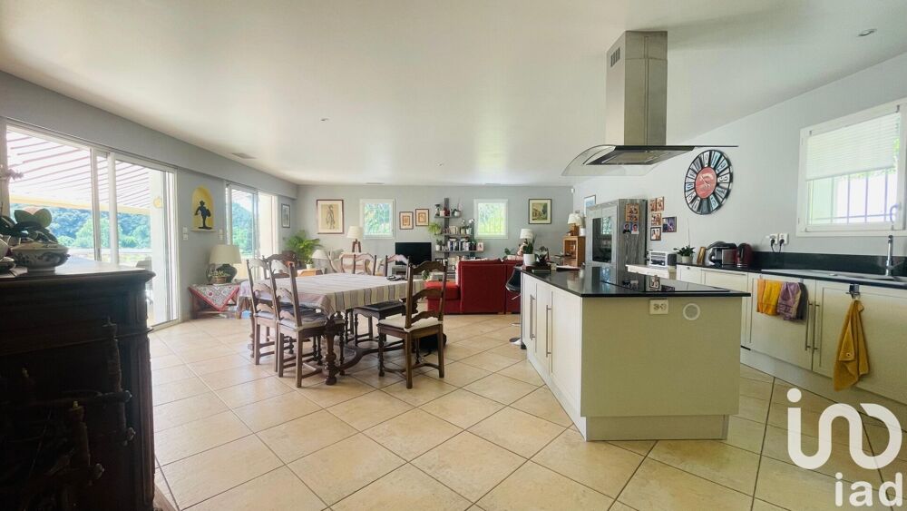 Vente Maison Vente Maison traditionnelle 7 pièces Sanary-sur-mer