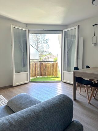  Appartement à louer 3 pièces 60 m²