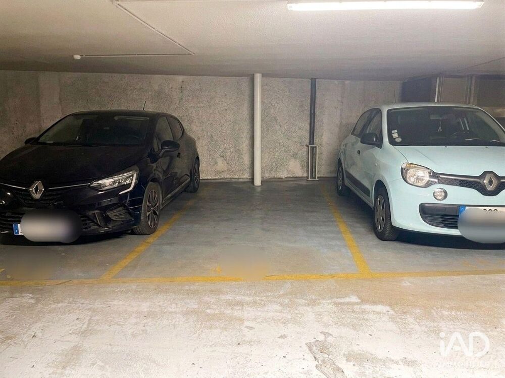 location Parking / Garage - 11 m² Paris 9