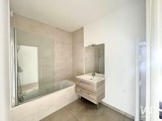  Appartement à louer 4 pièces 92 m²