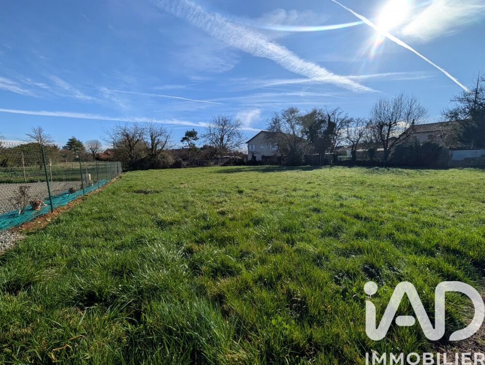 Vente Terrain Vente Terrain à bâtir 1 072 m&sup2; Lussac-les-châteaux