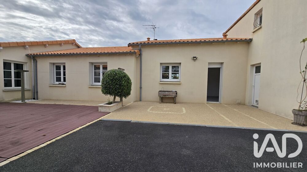 Vente Maison Vente Maison/villa 7 pièces Aiffres