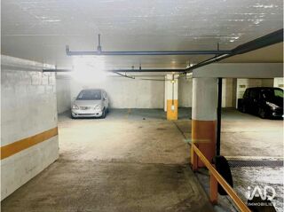  Parking / Garage à louer 10 m²