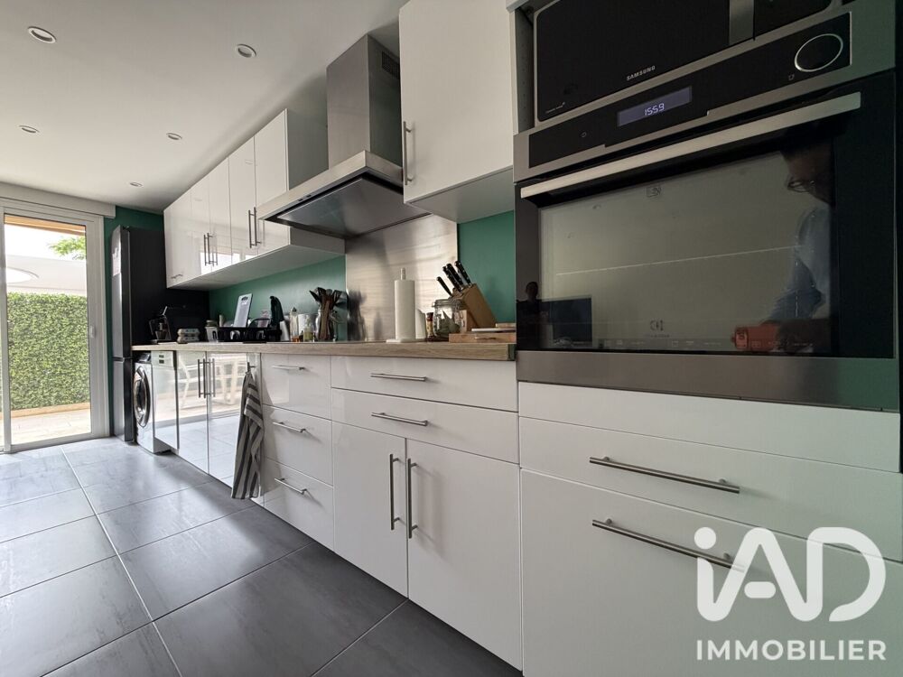vente Appartement - 3 pièce(s) - 82 m² Saint-Laurent-du-Var (06700)