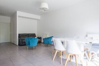  Appartement à louer 5 pièces 94 m²