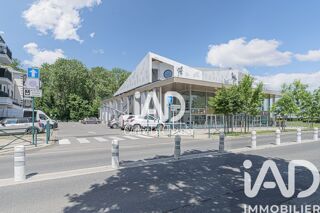  Parking / Garage à vendre 1600 m²