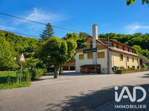 Vente Boutique/Local commercial 688 m&sup2; 800000 25110 Cusance
