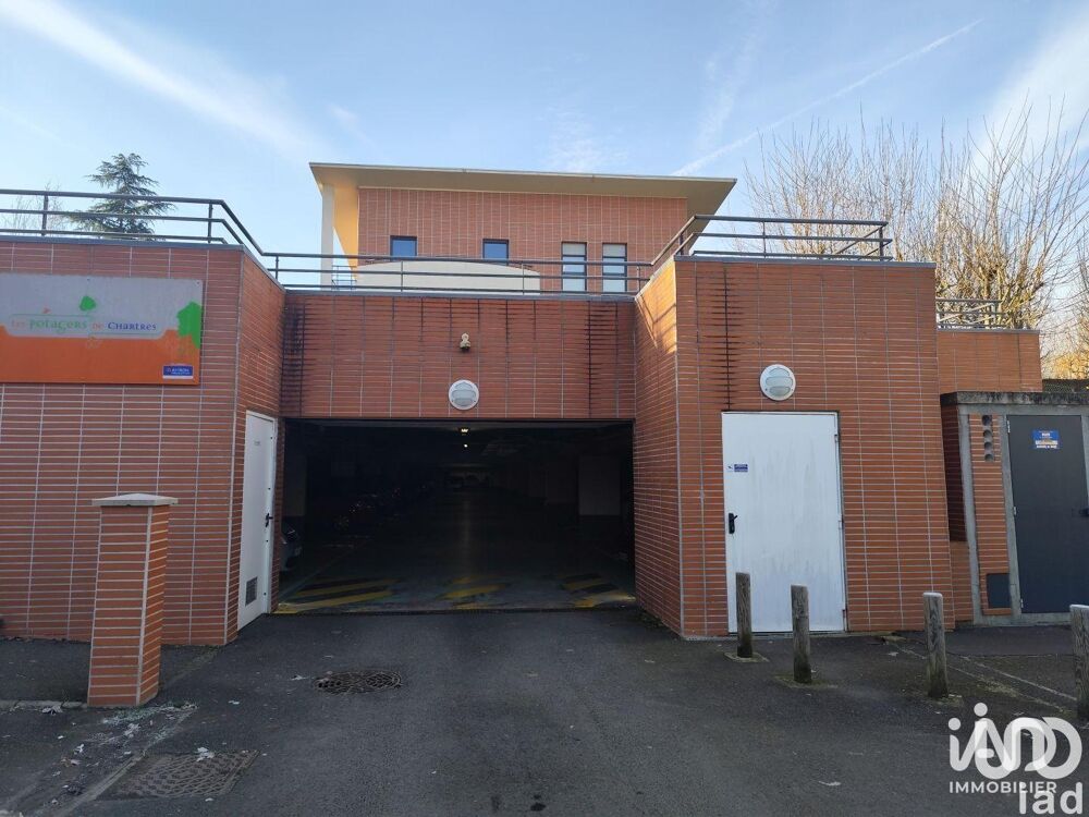 Location Parking/Garage Location Parking 12 m&sup2; Chartres