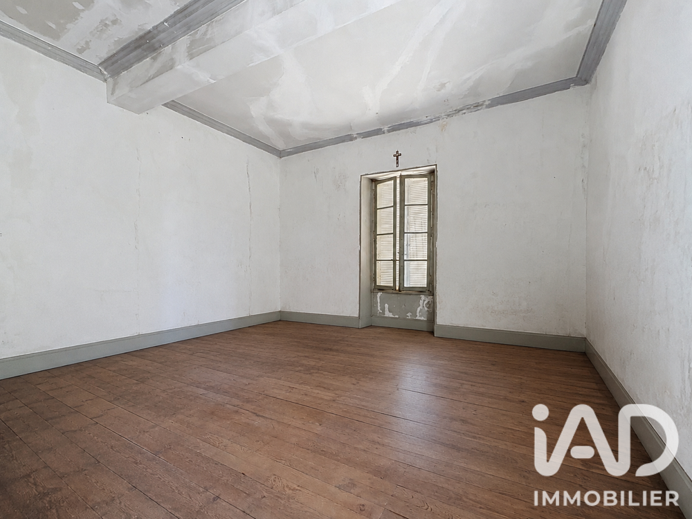 à vendre  Maison Saint-Genest-d'Ambière (86140)