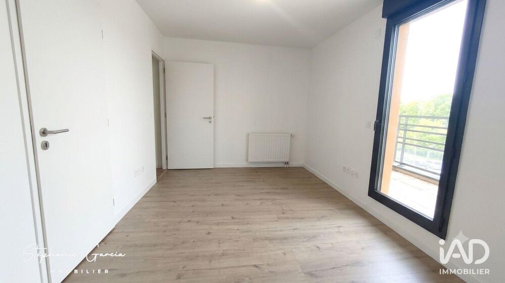 location Appartement - 3 pièce(s) - 72 m² Livry-Gargan (93190)