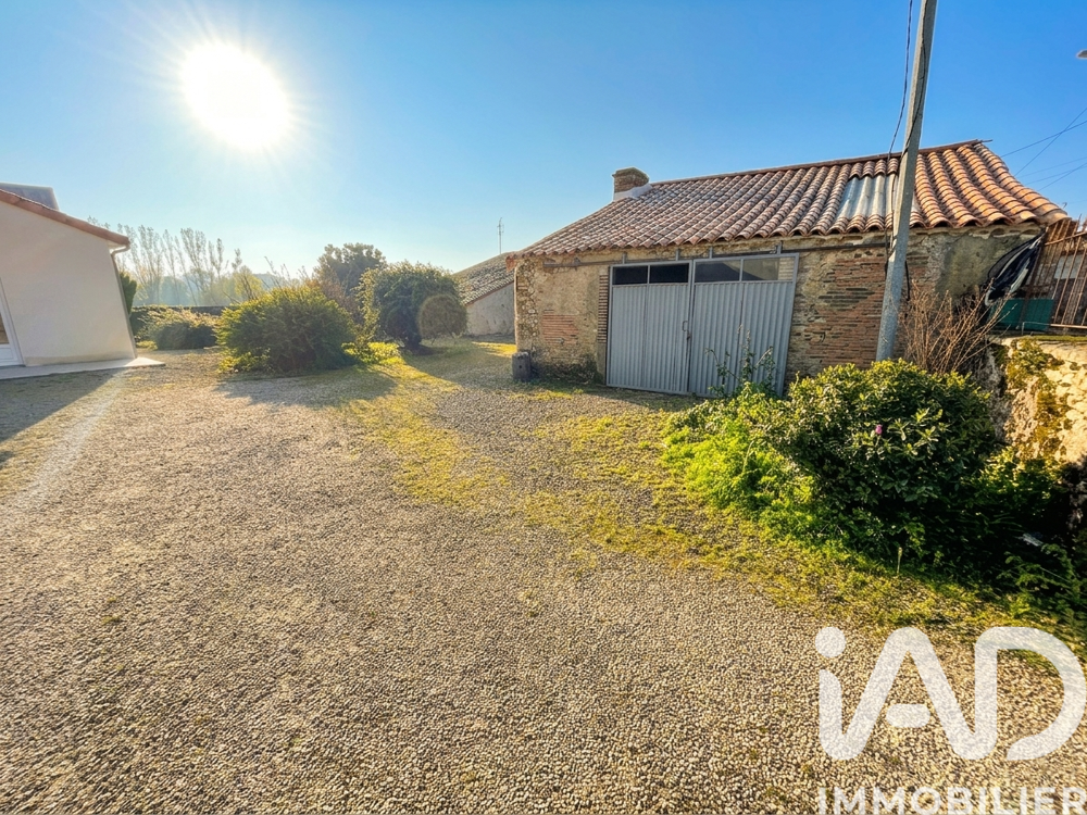 vente Maison - 7 pièce(s) - 198 m² La Ferrière-en-Parthenay (79390)