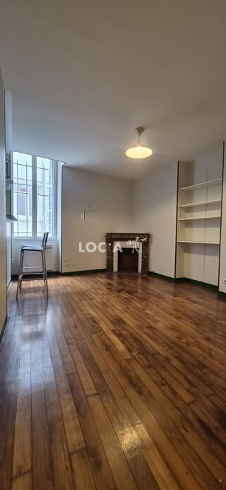  Appartement à louer 2 pièces 33 m²