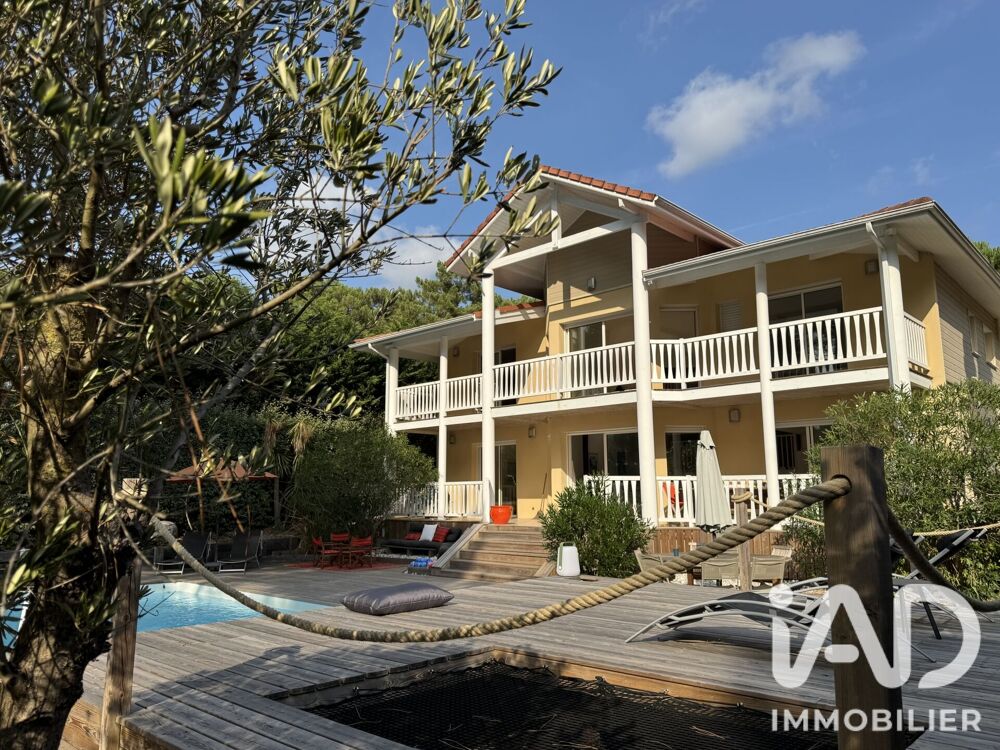 Maison 8 pièces 184 m² · à Lacanau · 184 m² · 1 049 000 €