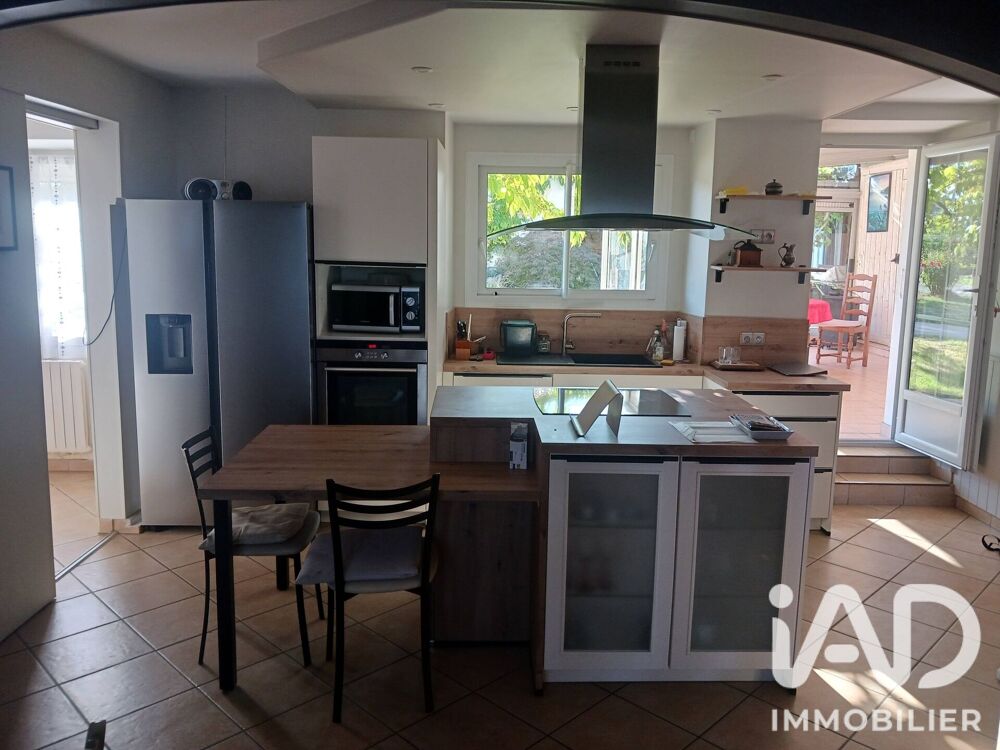 Vente Maison Vente Maison/villa 6 pièces Gençay