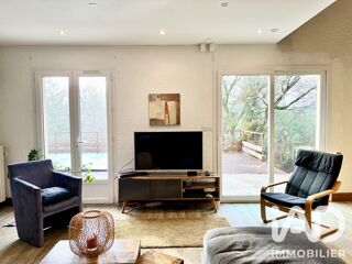  Maison à louer 7 pièces 235 m²