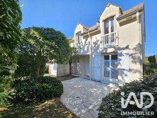  Maison à louer 8 pièces 148 m²