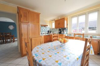  Maison à louer 6 pièces 186 m²