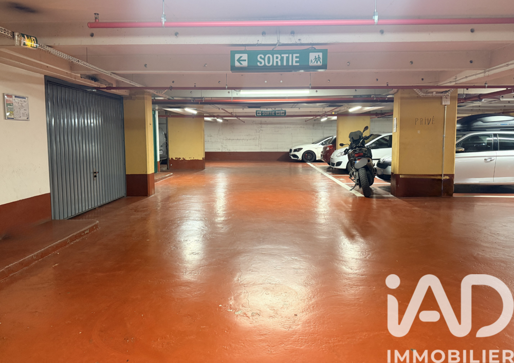 Vente Parking/Garage Vente Parking 11 m&sup2; Paris 8