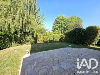  Maison à louer 8 pièces 148 m²