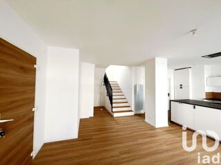  Appartement à louer 4 pièces 102 m²