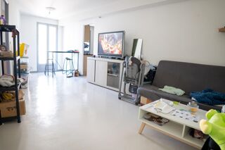  Immeuble à vendre 3 pièces 147 m²