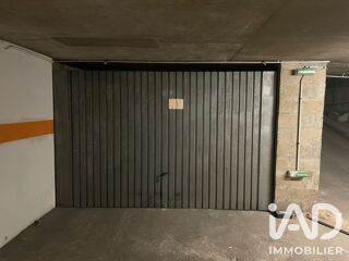  Parking / Garage à vendre 132 m²